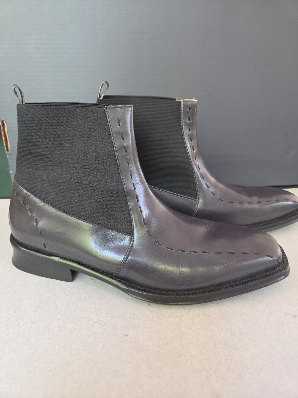 LKNW MEZLAN Sz. 9.5 M Chelsea Ankle Boots Bicycle Toe Slip-On Dark Gray